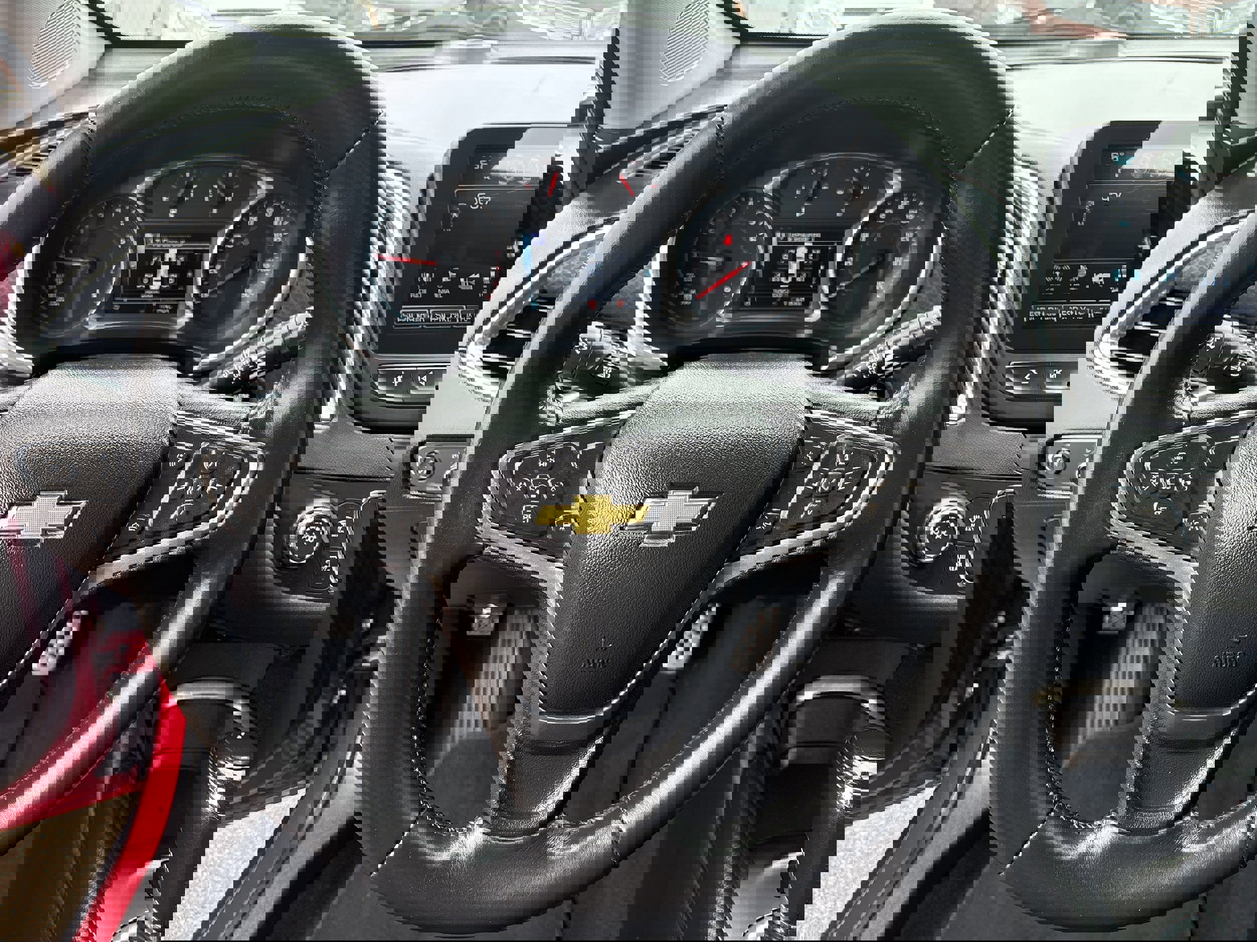 Used 2017 Chevrolet Malibu LT w/ Driver Confidence Package image 11