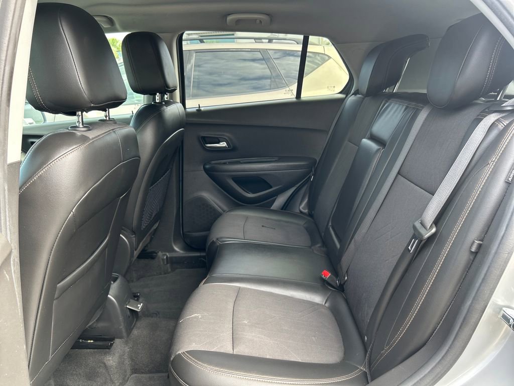 Used 2019 Chevrolet Trax LT w/ LT Convenience Package FWD image 13