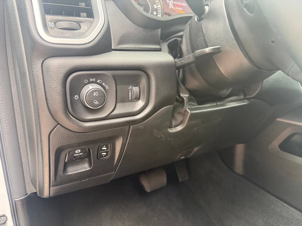 Used 2023 RAM 1500 Big Horn AWD/4WD image 23