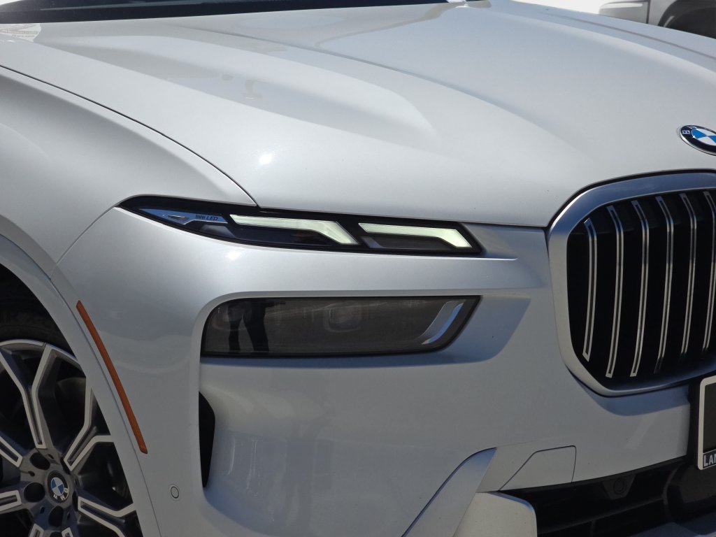 Used 2024 BMW X7 xDrive40i w/ Premium Package AWD/4WD image 37