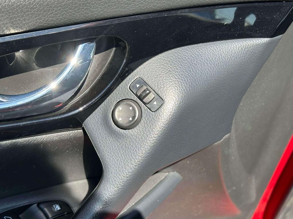 Used 2022 Nissan Rogue Sport SV AWD/4WD image 18