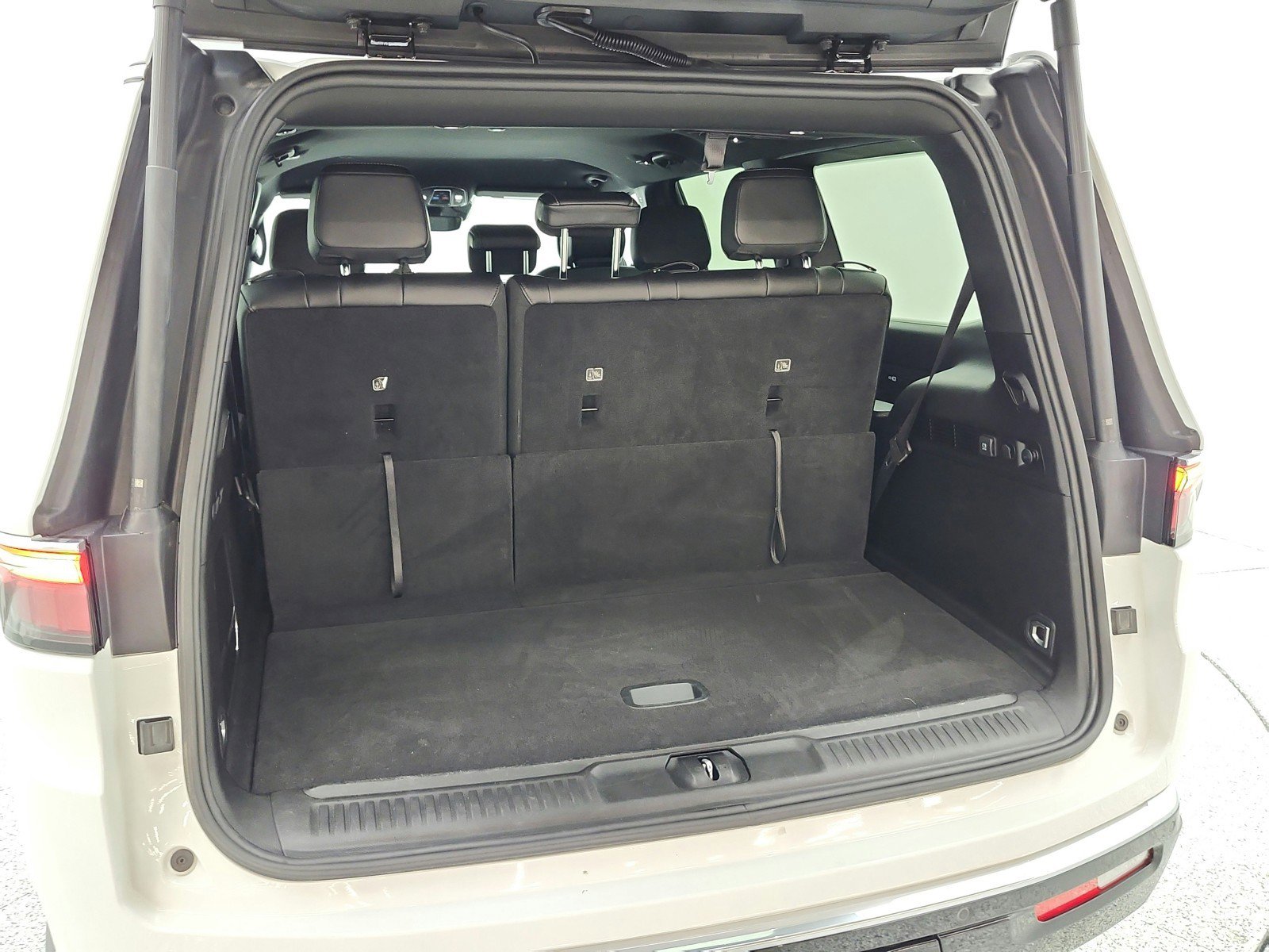 Used 2025 Jeep Wagoneer 4WD image 21