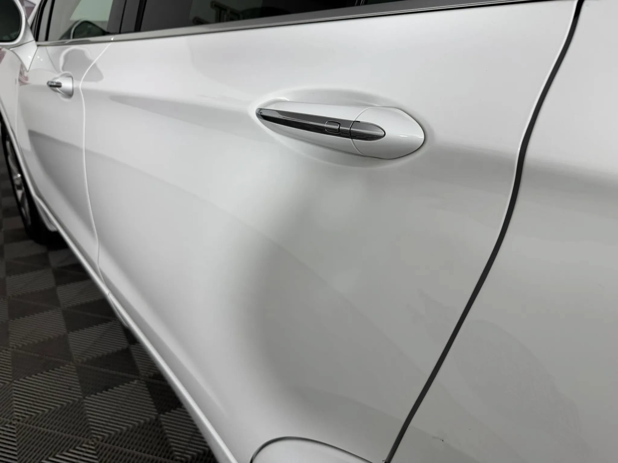 Used 2020 Buick Envision Essence FWD image 25