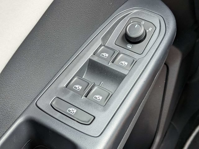 New 2026 Volkswagen Taos SE FWD image 25