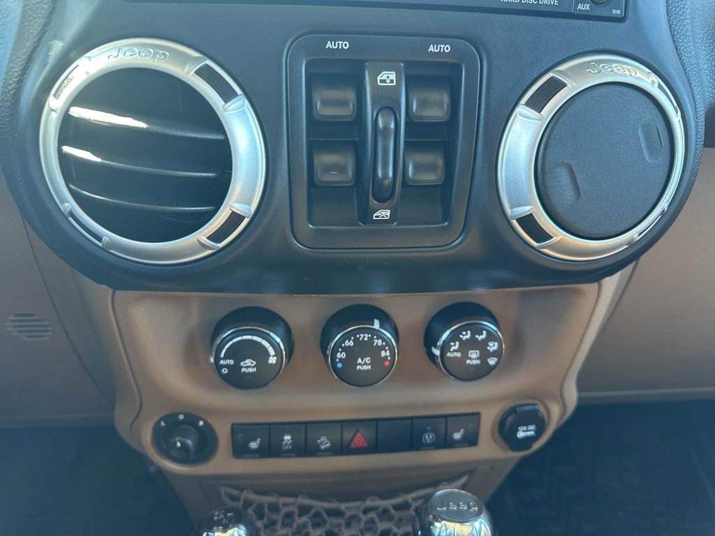 Used 2014 Jeep Wrangler Unlimited Sahara w/ Max Tow Package image 4