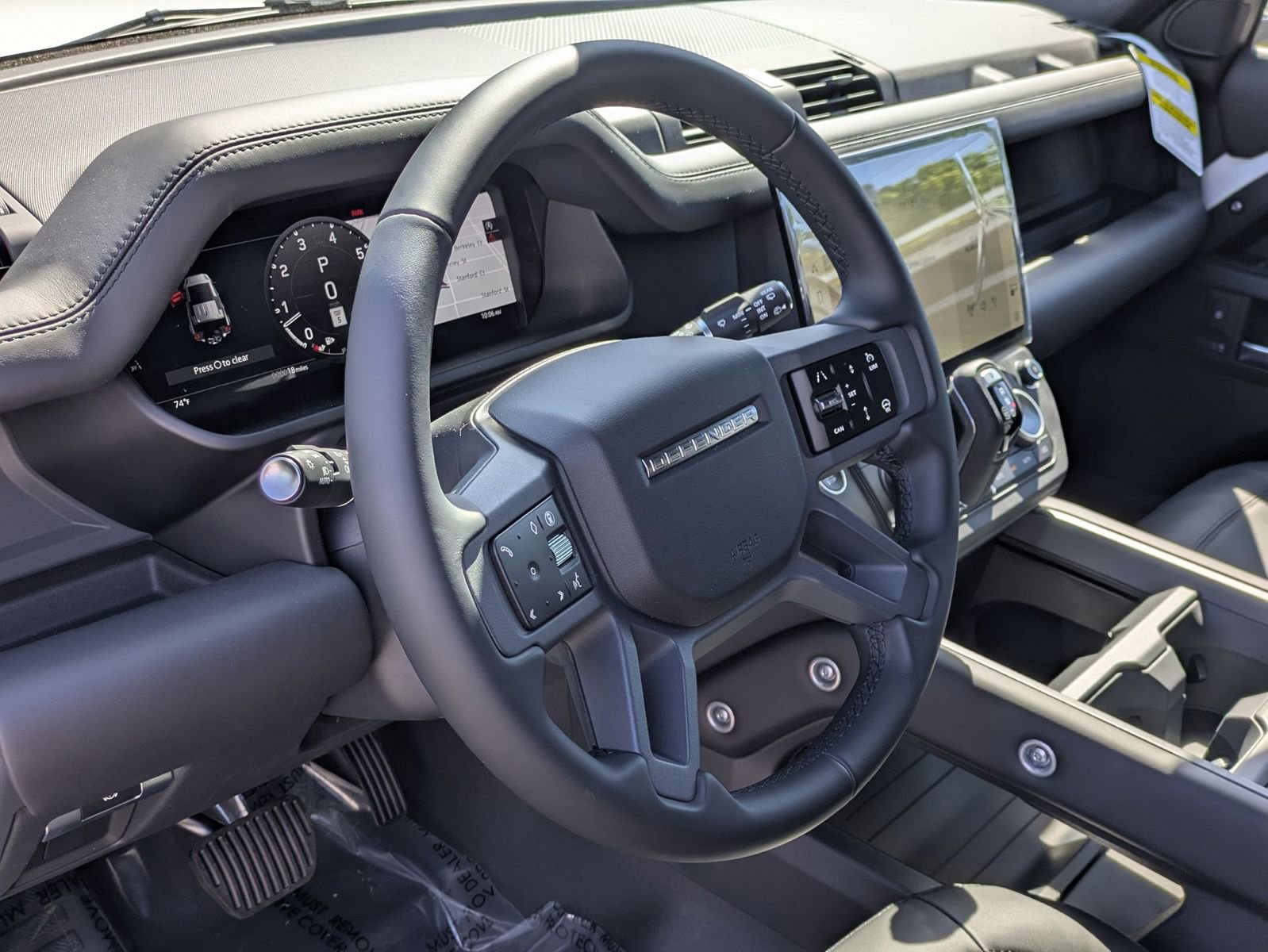 New 2026 Land Rover Defender 110 X-Dynamic SE AWD/4WD image 16