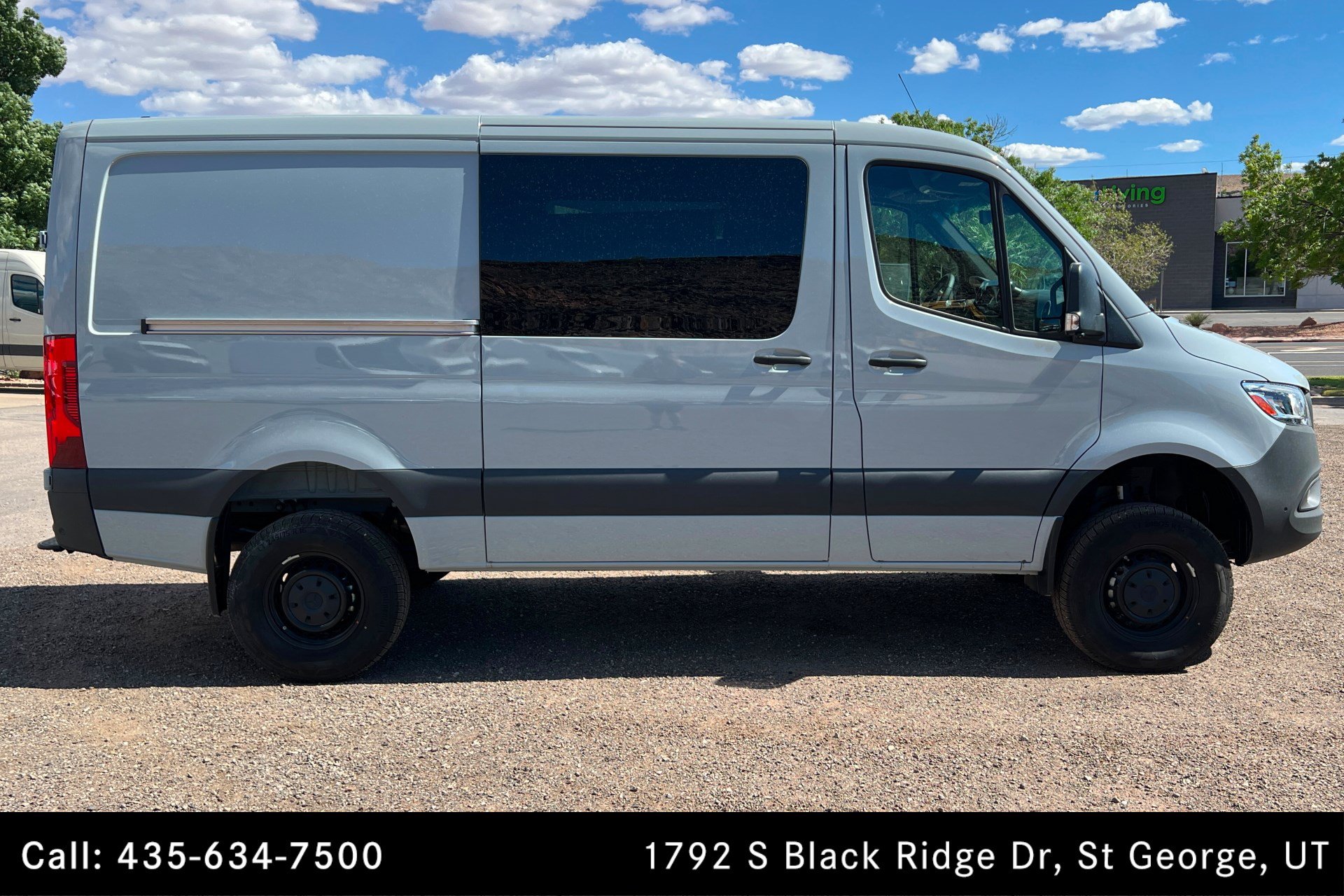 Used 2025 Mercedes-Benz Sprinter 2500 image 6