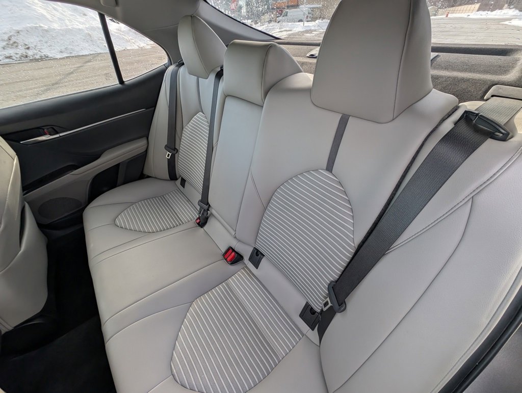 Used 2022 Toyota Camry SE image 17