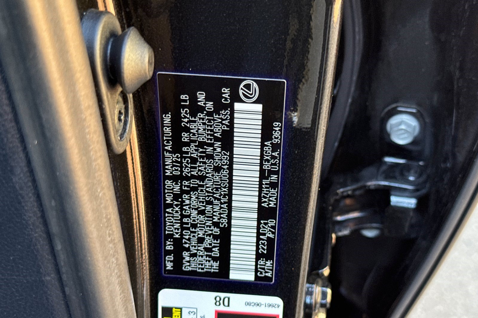 Certified 2025 Lexus ES 300h w/ Premium Package FWD image 40
