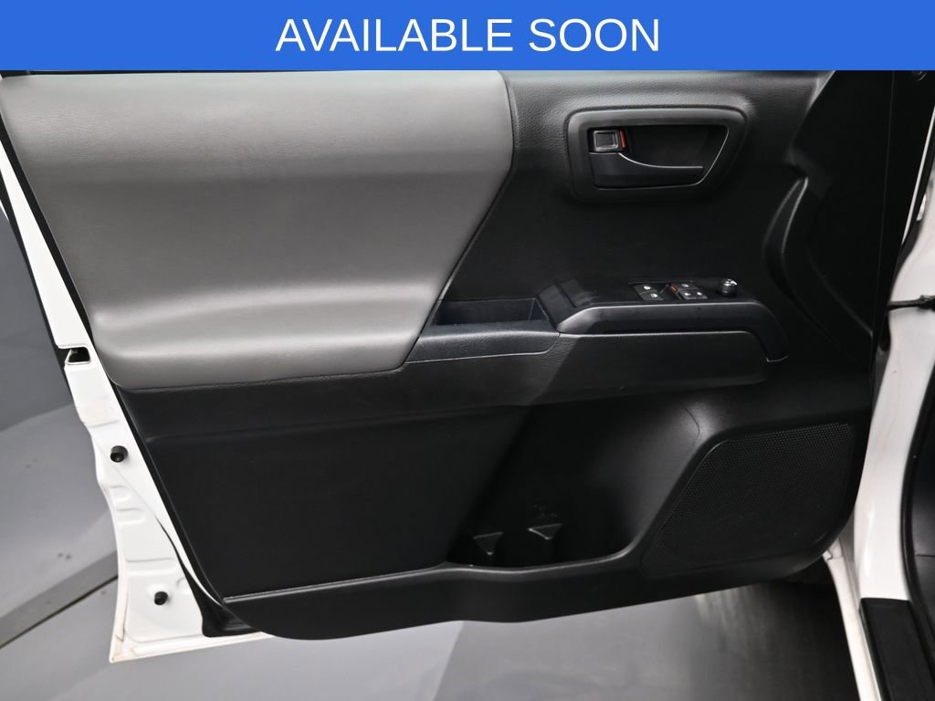 Used 2019 Toyota Tacoma SR image 10