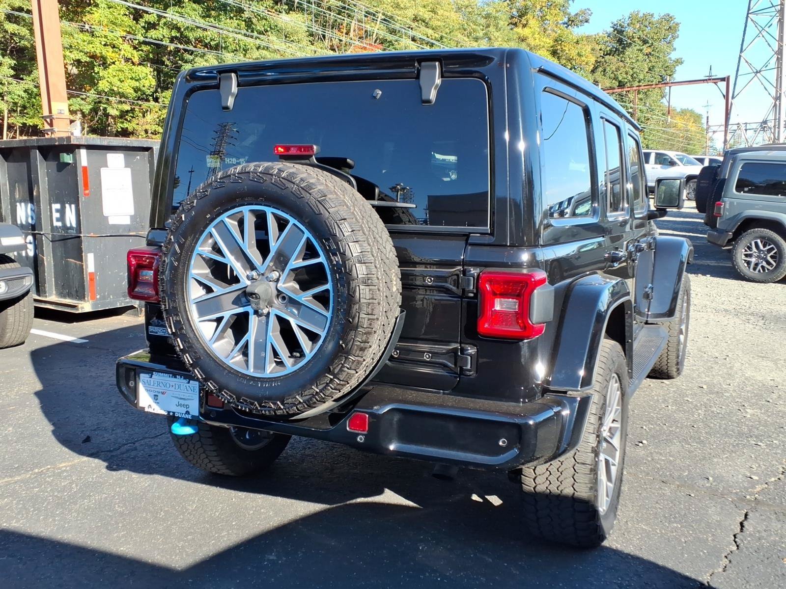 Used 2024 Jeep Wrangler High Altitude AWD/4WD image 5