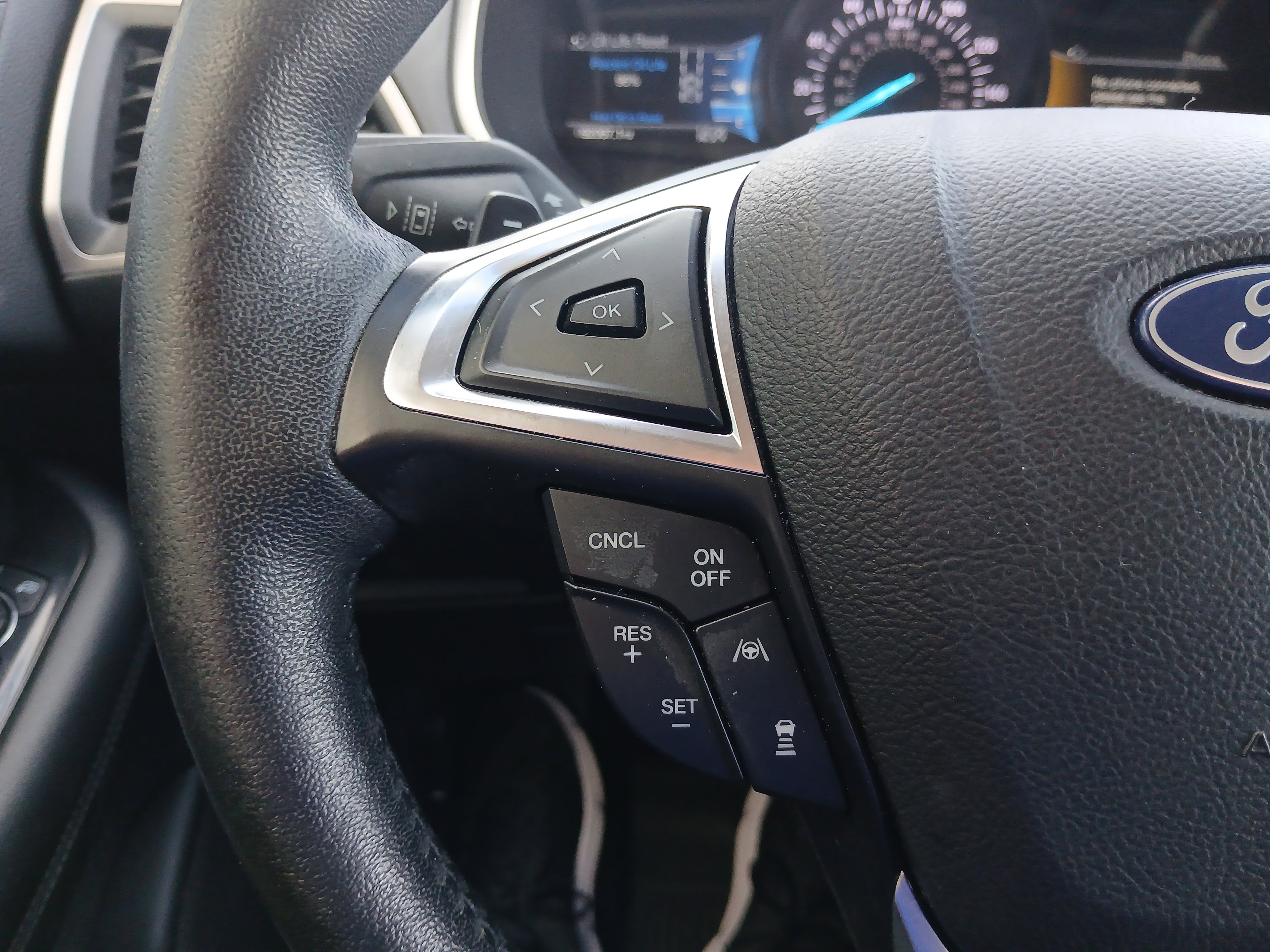 Used 2019 Ford Edge SEL w/ Equipment Group 201A AWD/4WD image 10