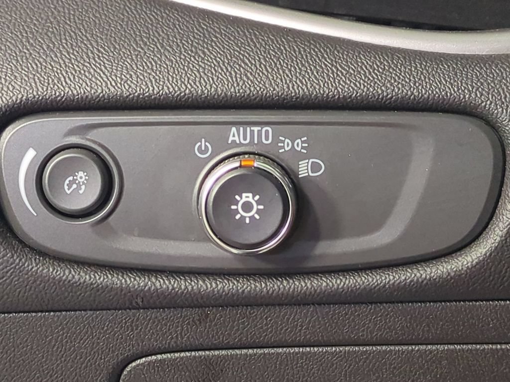 Used 2025 Chevrolet Malibu LT FWD image 26