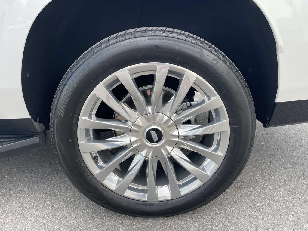 Certified 2024 Cadillac Escalade ESV Premium Luxury AWD/4WD image 12