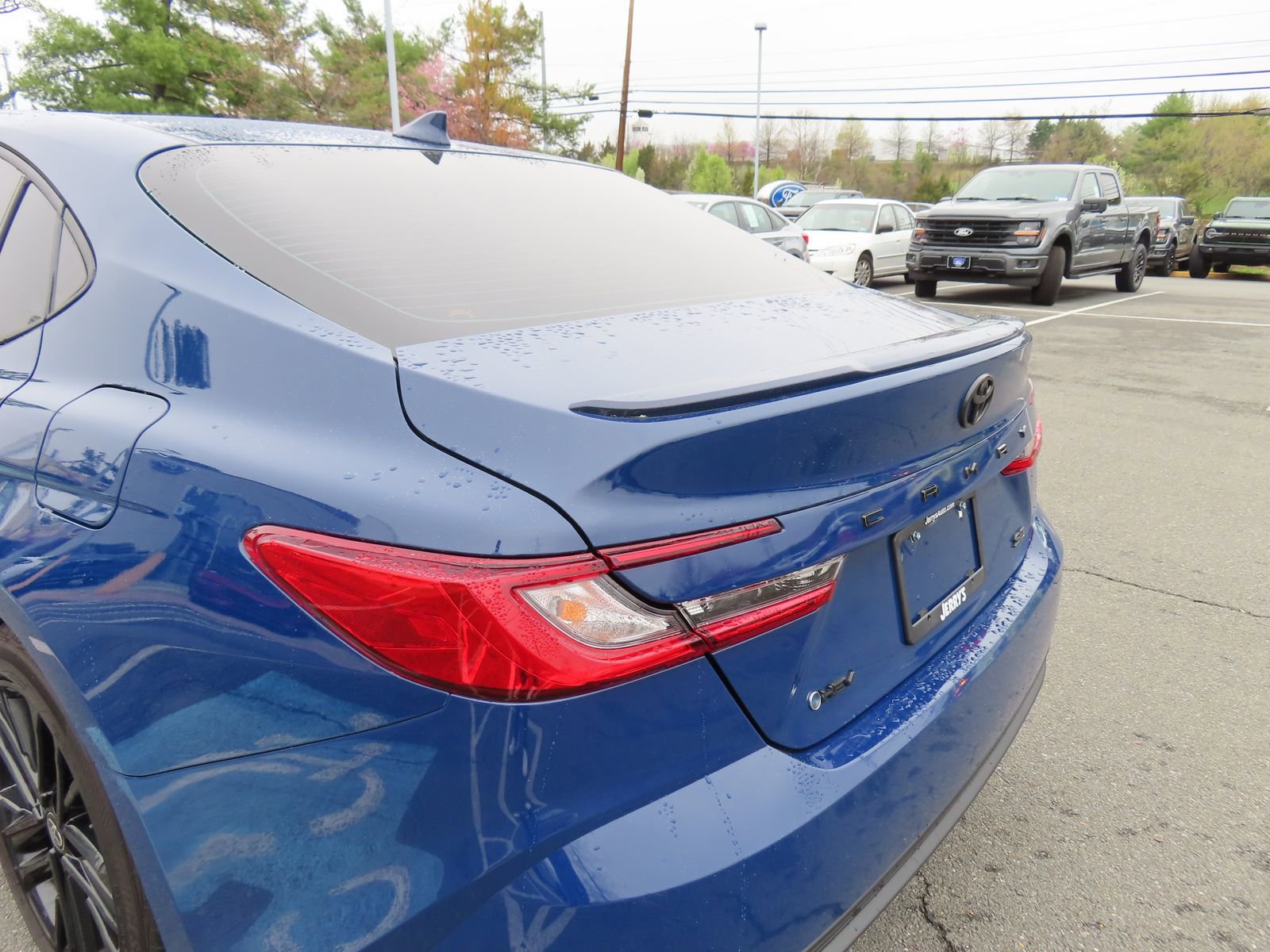 Used 2025 Toyota Camry SE w/ Multimedia Upgrade Package image 11
