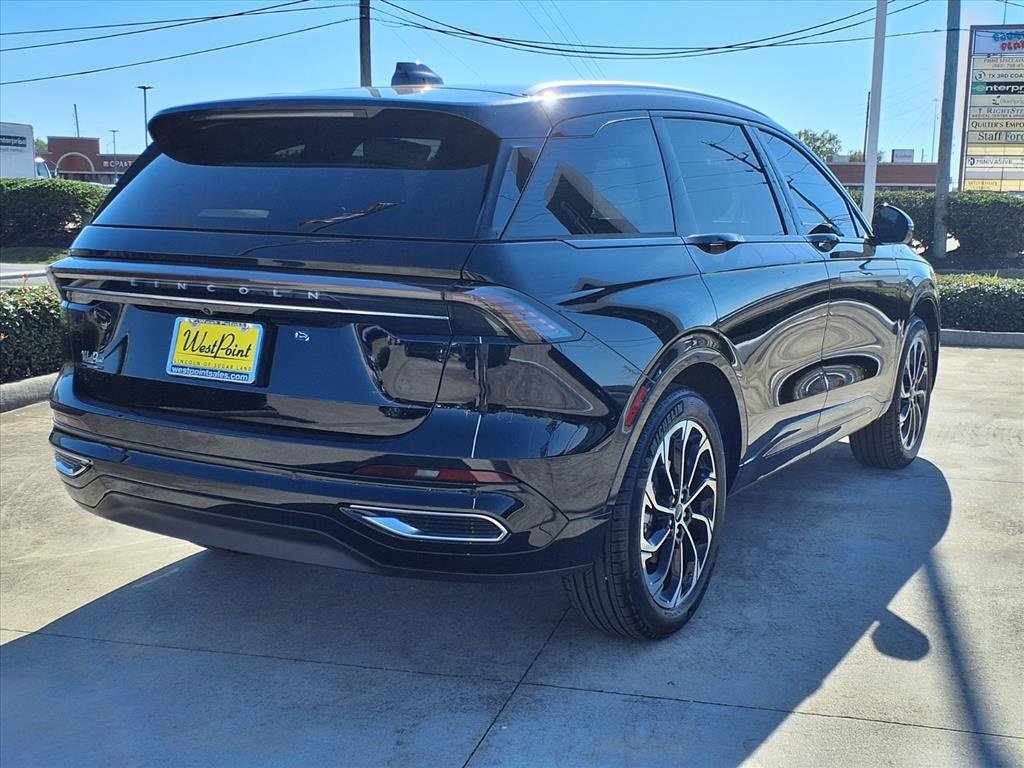 New 2026 Lincoln Nautilus Reserve image 2