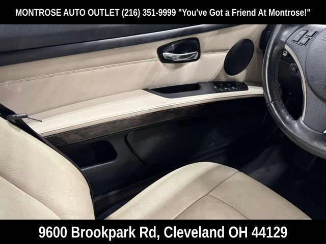 Used 2011 BMW 335i Convertible image 28