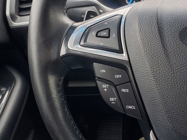 Used 2015 Ford Edge SEL image 16