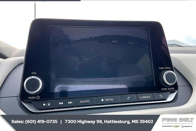 Used 2023 Nissan Rogue SV image 15