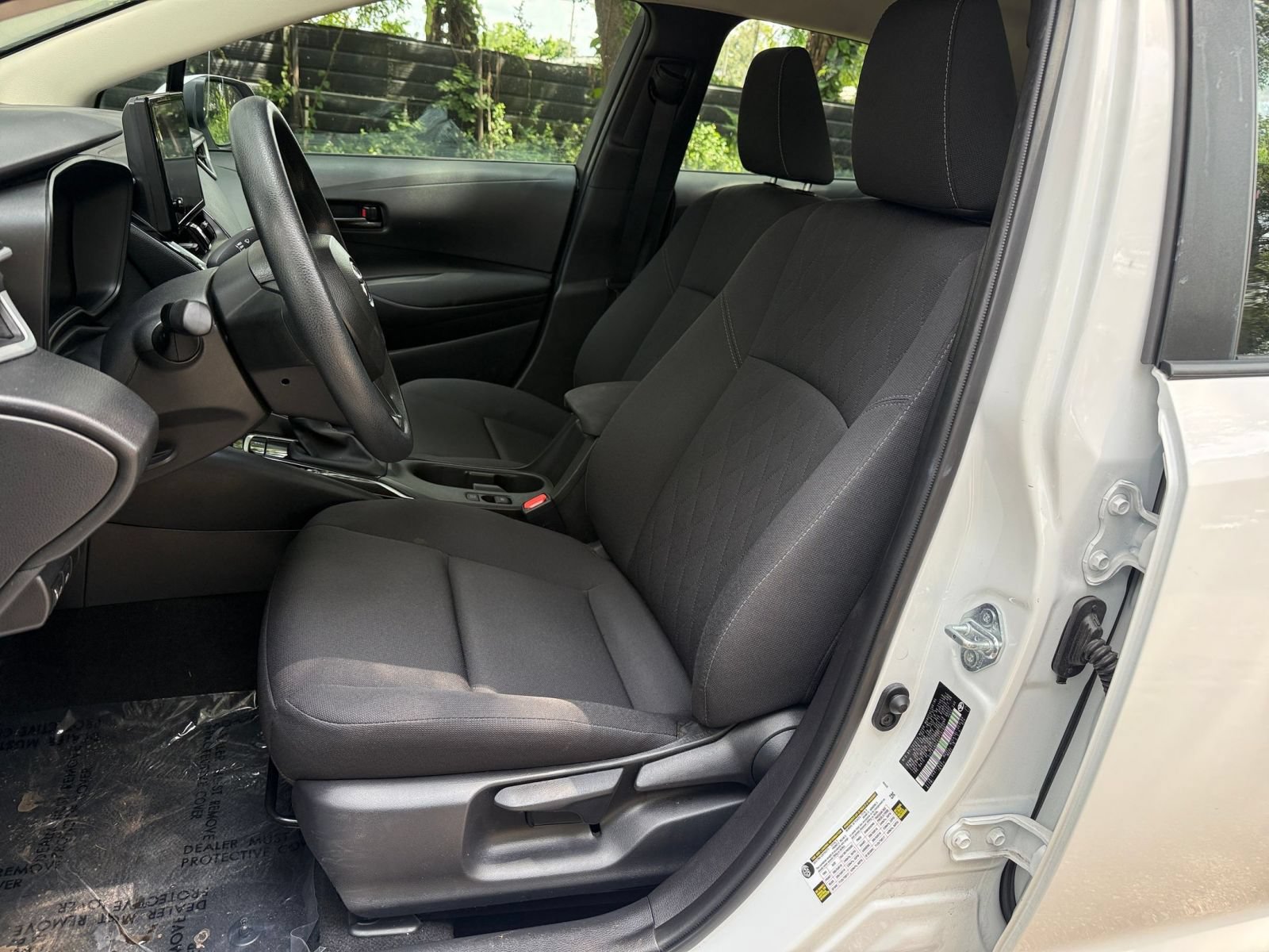 Used 2025 Toyota Corolla LE FWD image 32