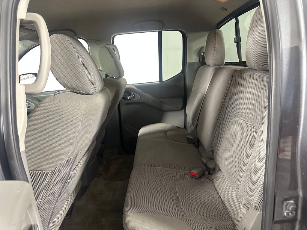 Used 2017 Nissan Frontier SV AWD/4WD image 18