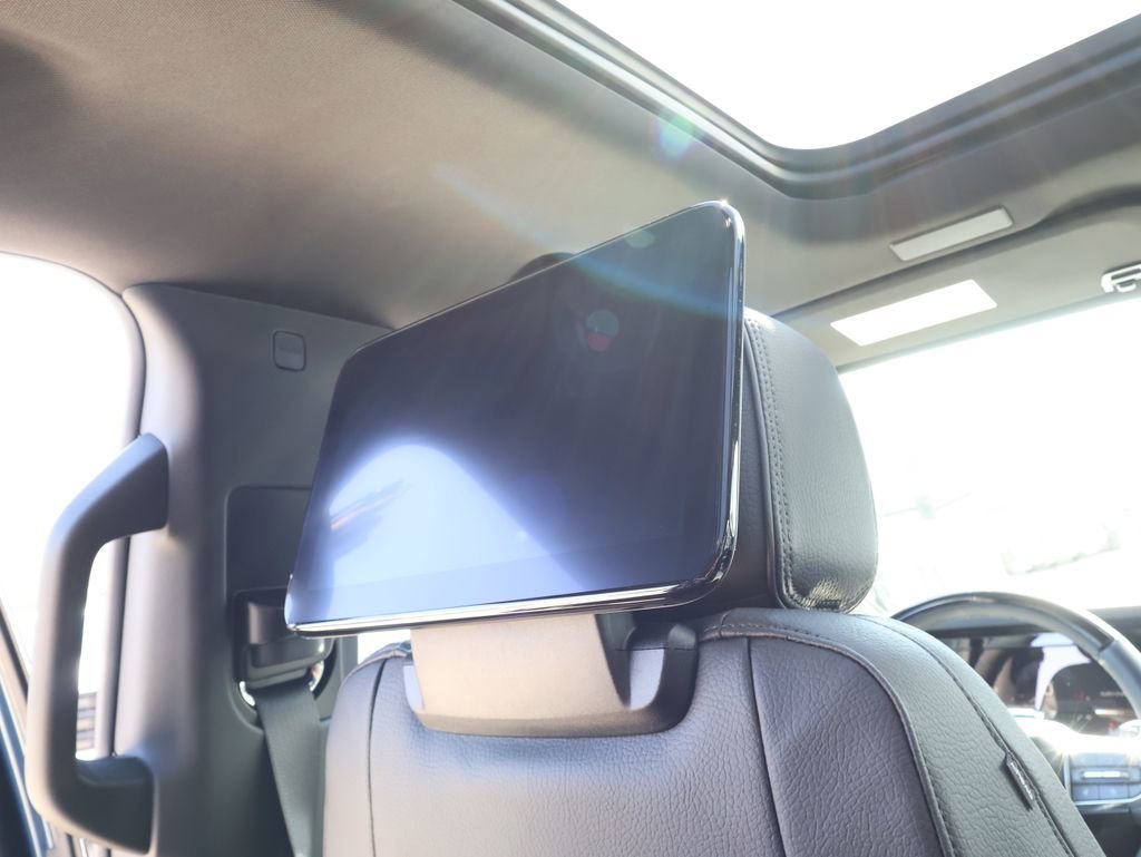 New 2026 GMC Yukon XL Denali w/ Advanced Technology Package image 33