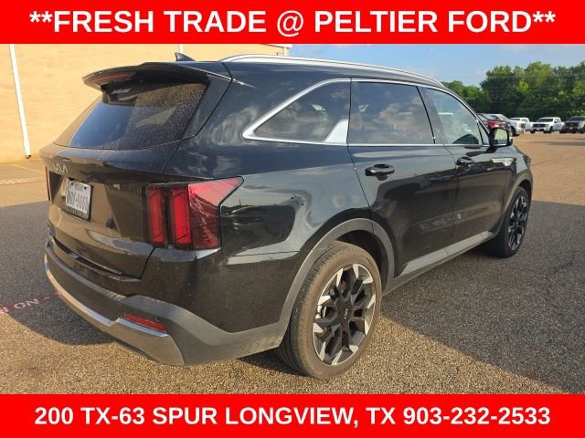 Used 2024 Kia Sorento EX w/ Panoramic Sunroof Package image 8