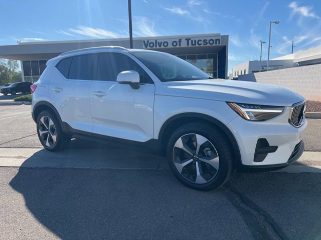 New 2025 Volvo XC40 B5 Core w/ Protection Package Premier image 1