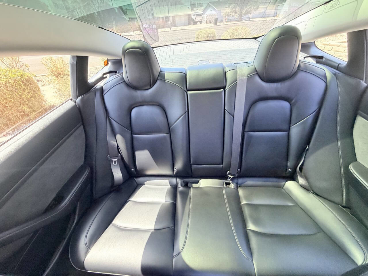 Used 2018 Tesla Model 3 Long Range RWD image 17