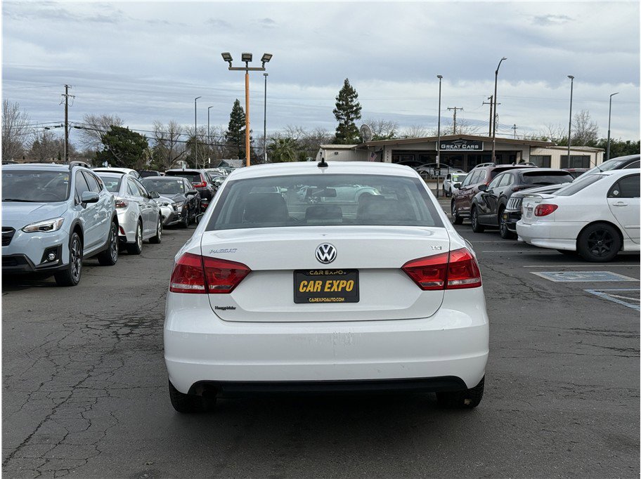 Used 2015 Volkswagen Passat 1.8T Limited Edition FWD image 5