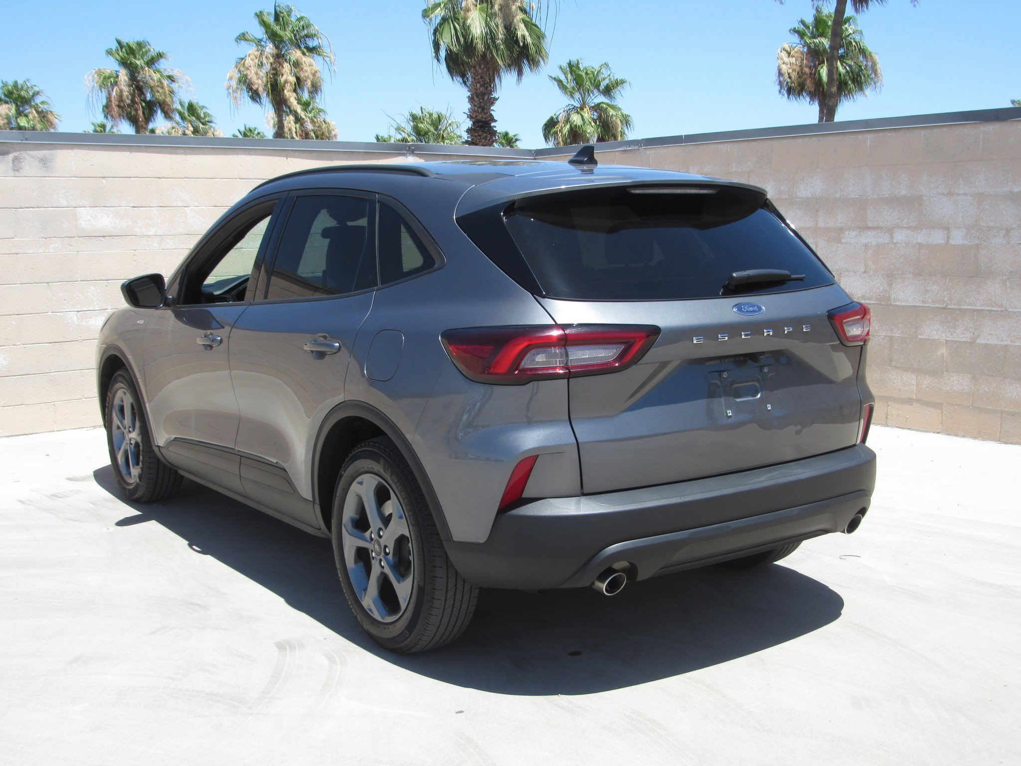 Used 2025 Ford Escape ST-Line FWD image 6