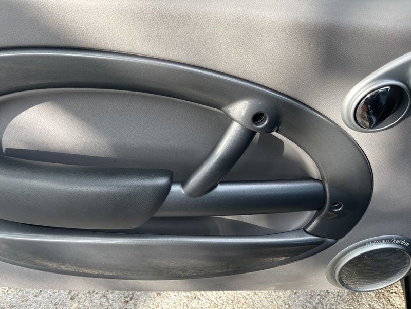 Used 2006 MINI Cooper Hardtop FWD image 9