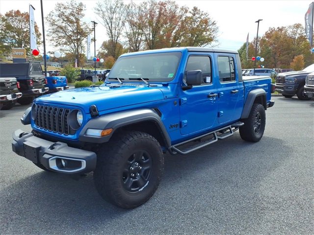 Used 2024 Jeep Gladiator Sport image 8