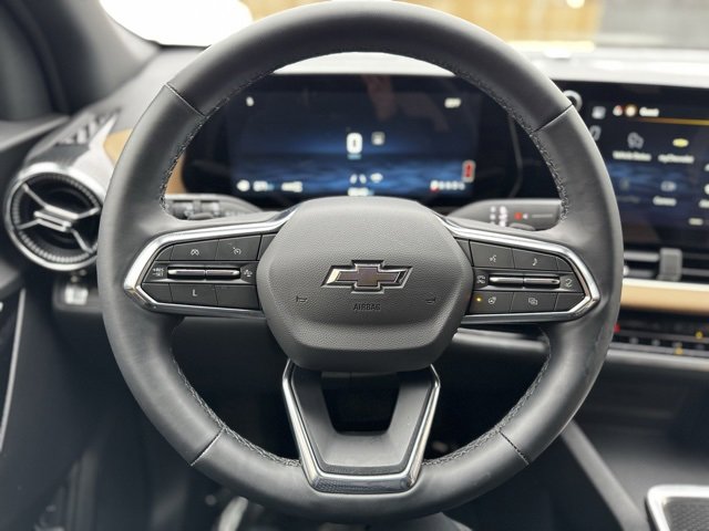 Used 2025 Chevrolet Equinox ACTIV image 24