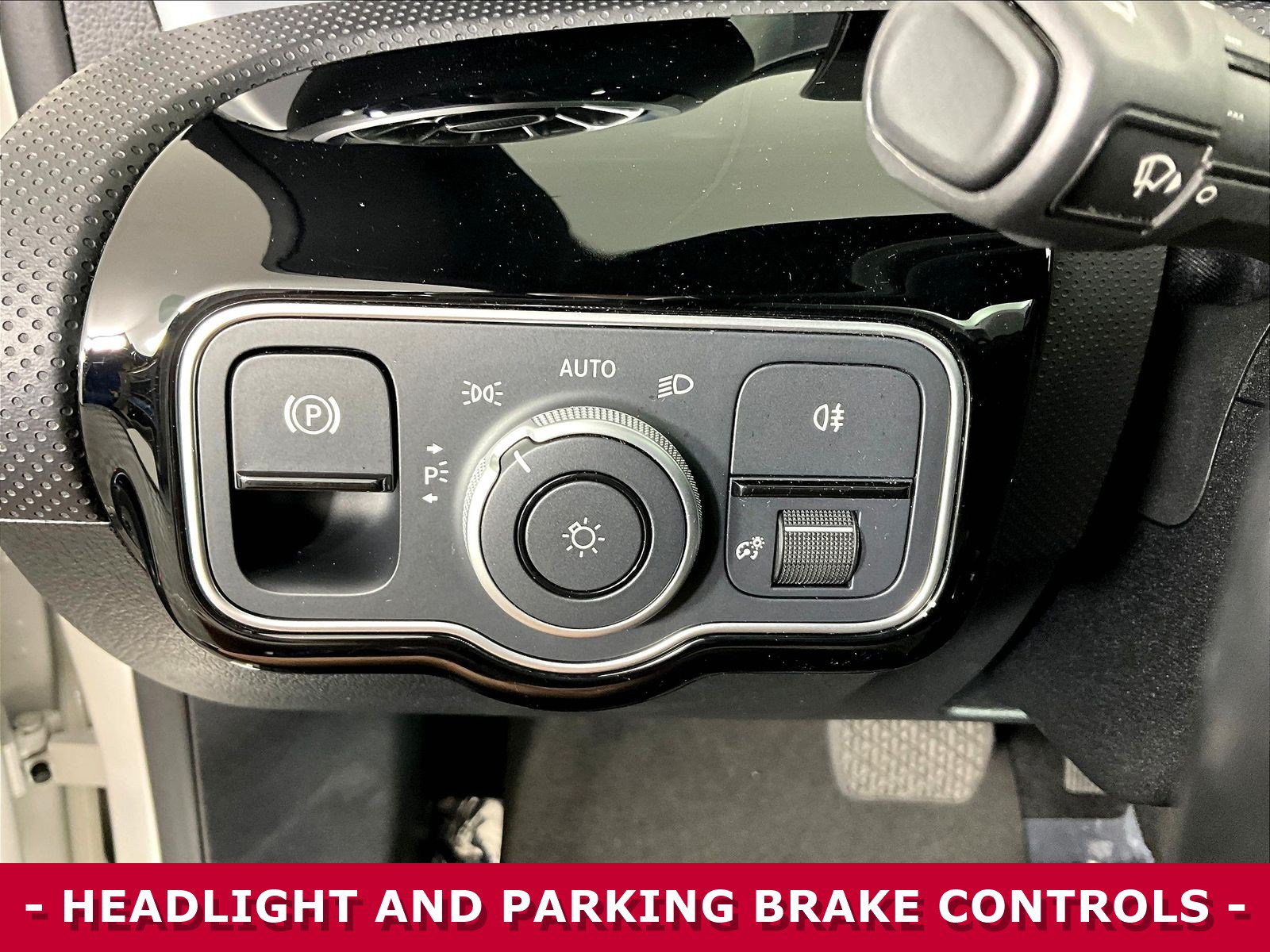 Used 2025 Mercedes-Benz CLA 250 4MATIC image 37