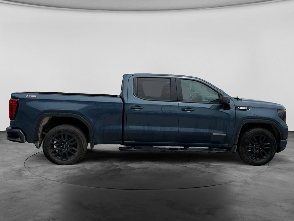 Used 2024 GMC Sierra 1500 Elevation w/ LPO, Elevation Black Package AWD/4WD image 10