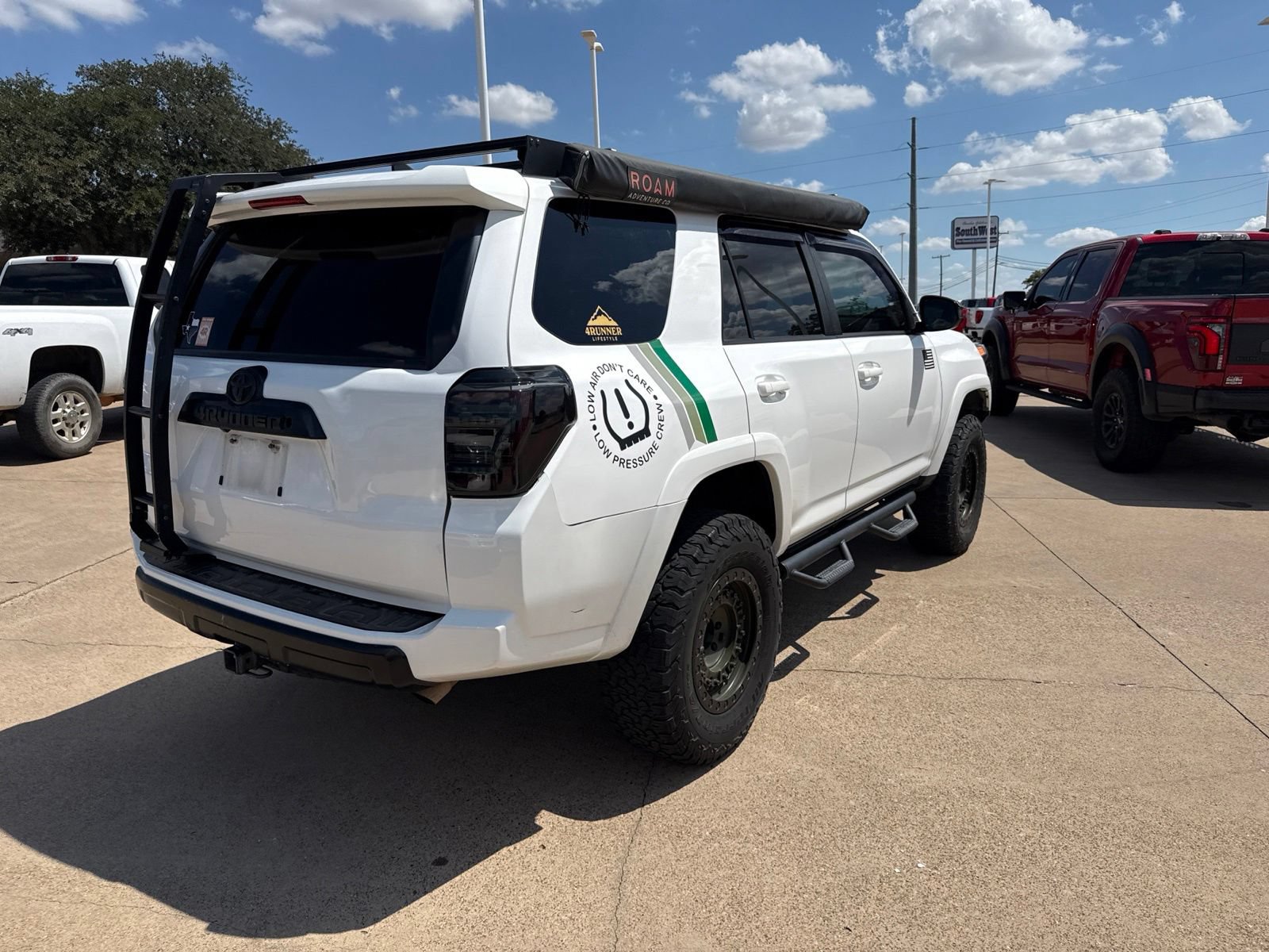 Used 2017 Toyota 4Runner TRD Off-Road AWD/4WD image 7