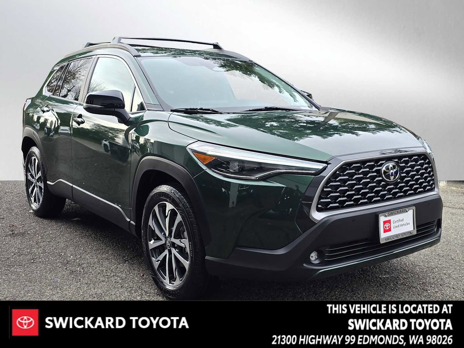 Certified 2025 Toyota Corolla Cross XLE image 1