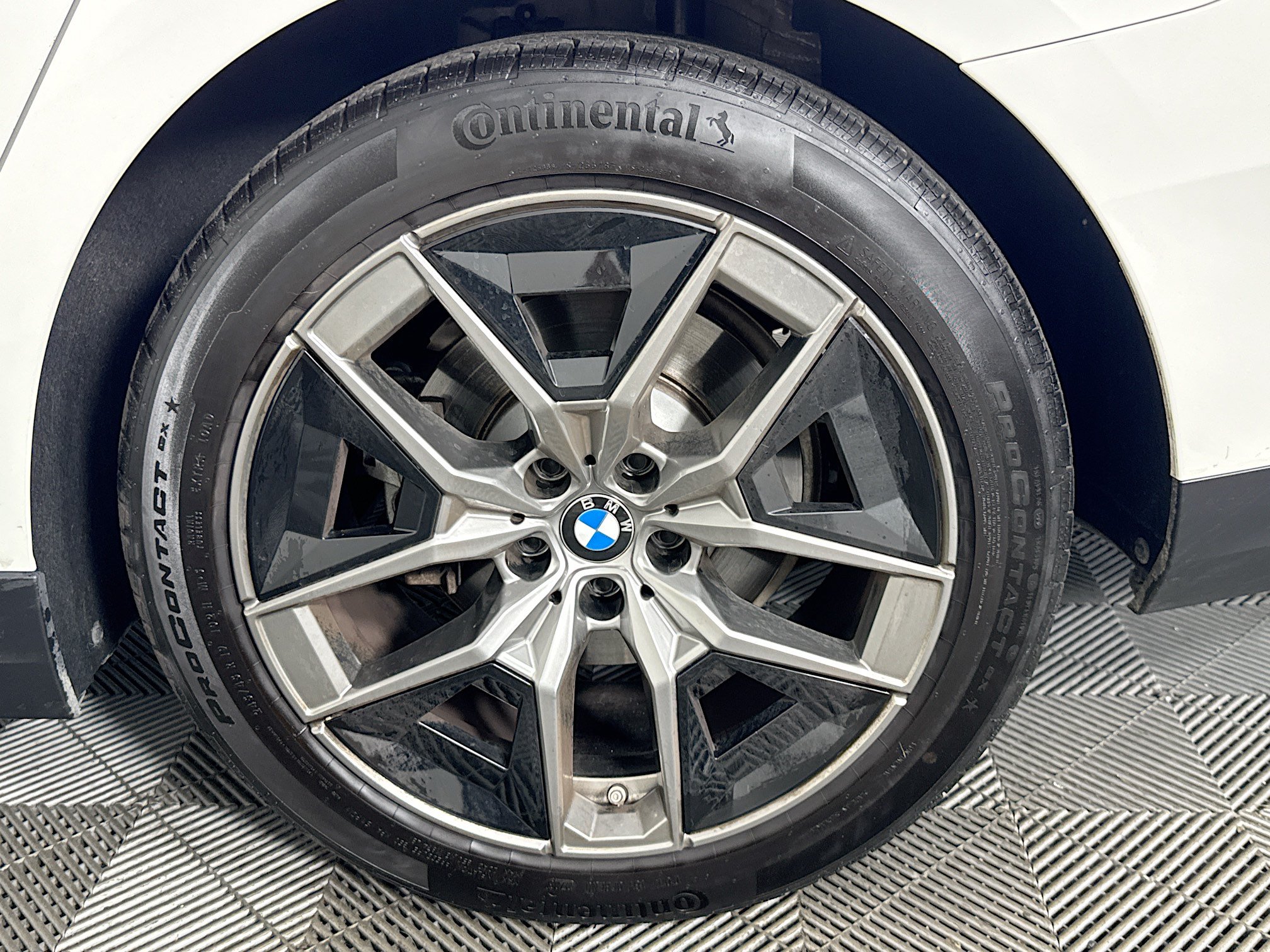 Used 2026 BMW 530i w/ Premium Package RWD image 35