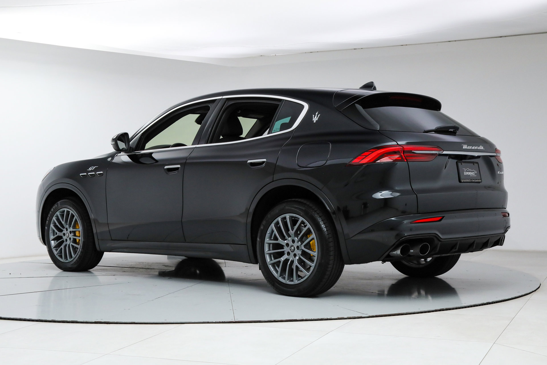 Certified 2023 Maserati Grecale Modena AWD/4WD image 3