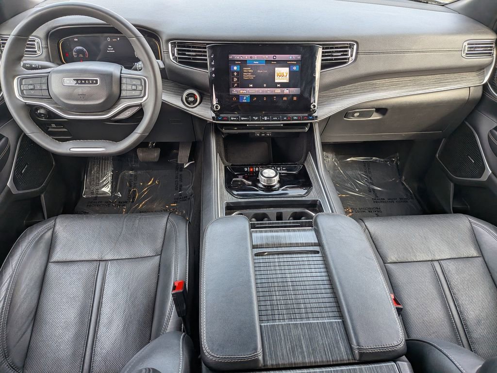 Used 2024 Jeep Wagoneer Series II w/ Flexible Seating Group image 16
