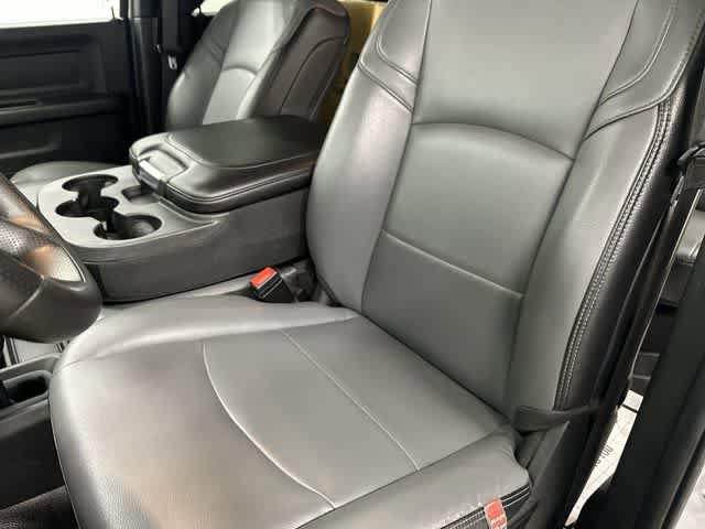 Used 2022 RAM 3500 Tradesman w/ Chrome Appearance Group AWD/4WD image 10