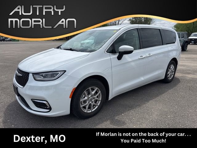 Used 2023 Chrysler Pacifica Touring-L FWD image 1