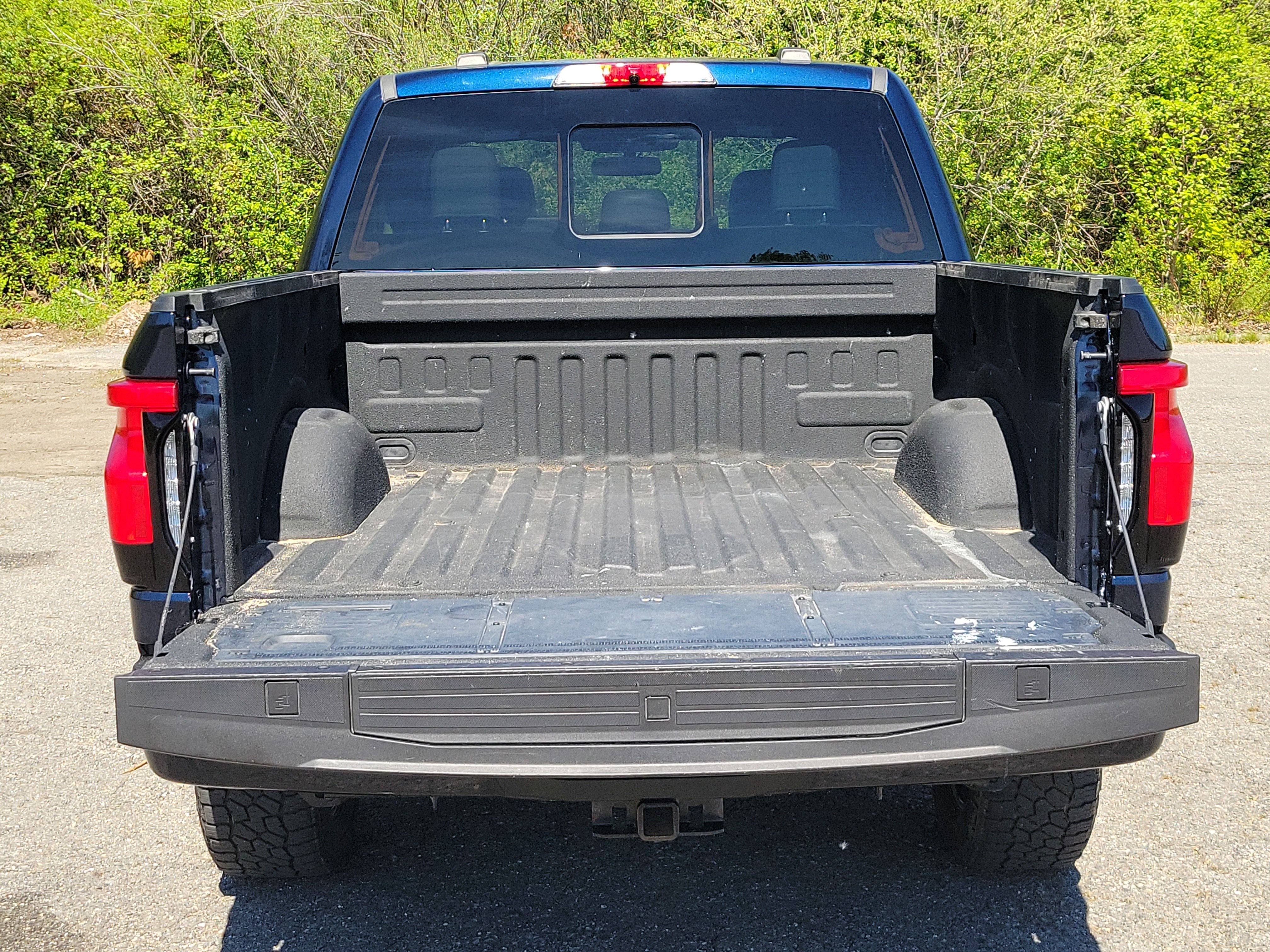 Used 2023 Ford F150 Lightning Lariat AWD/4WD image 17