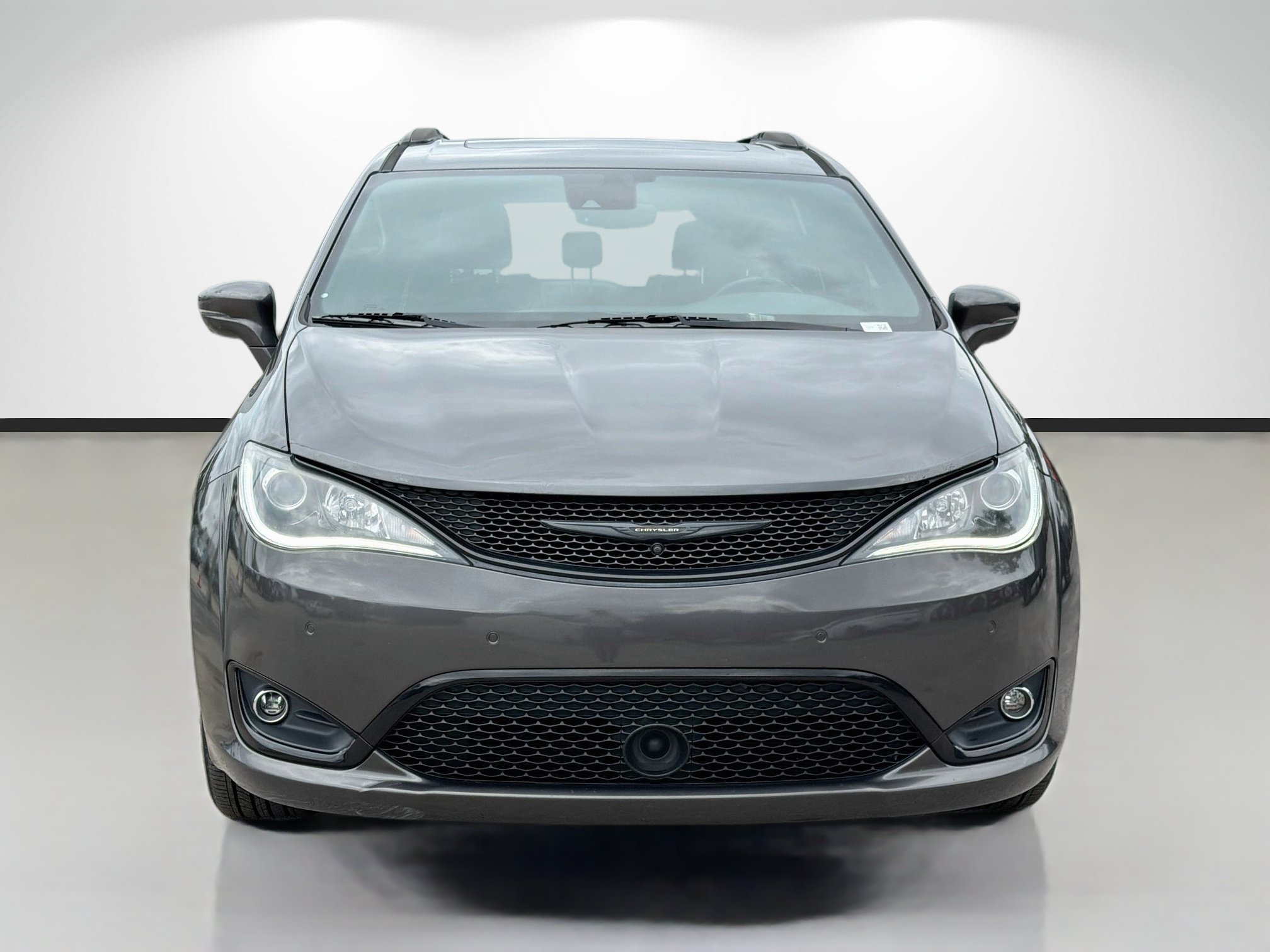 Used 2019 Chrysler Pacifica Limited w/ Advanced Safetytec Group FWD image 8