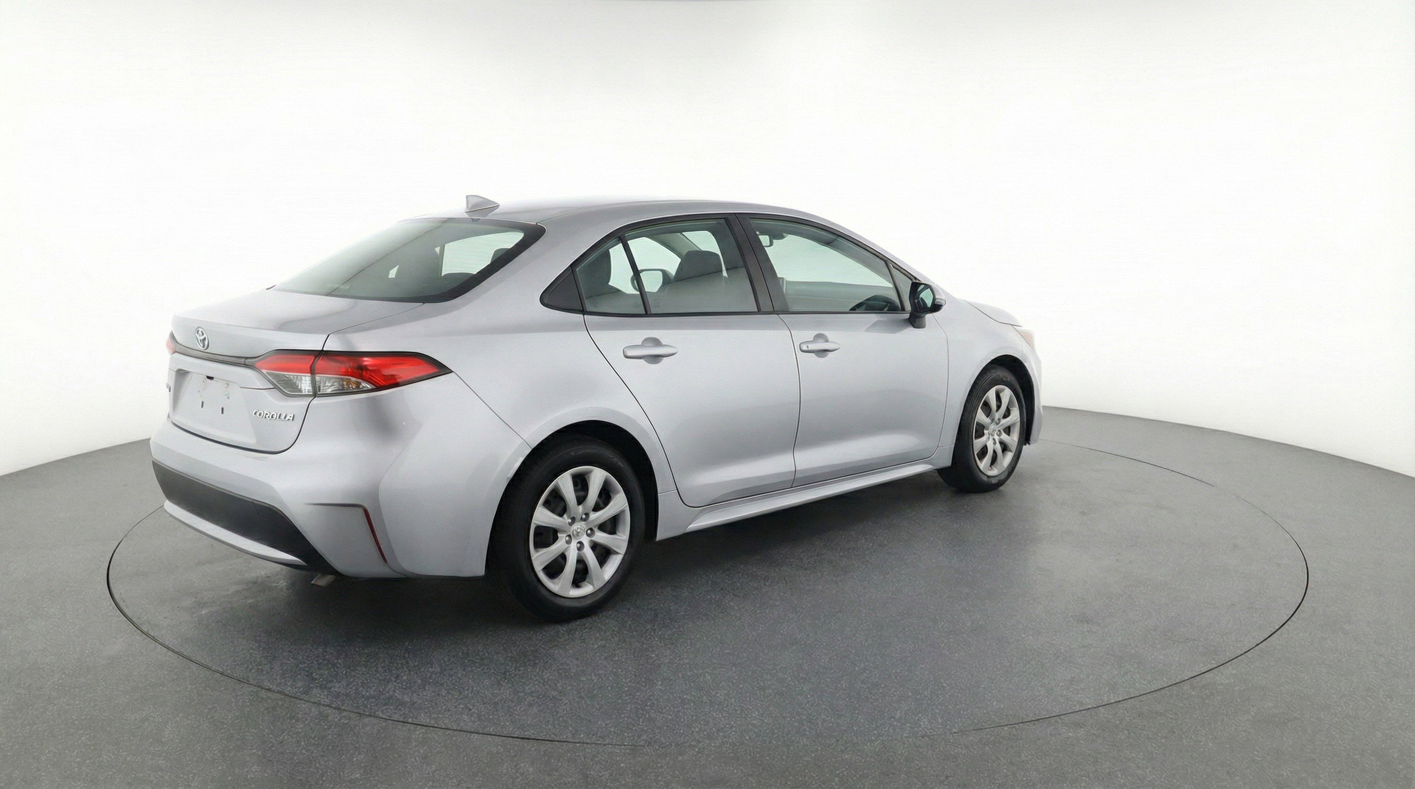 Used 2025 Toyota Corolla LE image 9