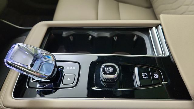 New 2026 Volvo XC90 B5 Plus AWD/4WD image 17