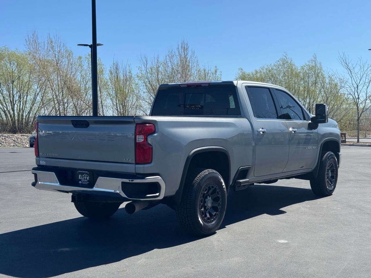 Used 2024 Chevrolet Silverado 2500 LTZ w/ LTZ Premium Package AWD/4WD image 9
