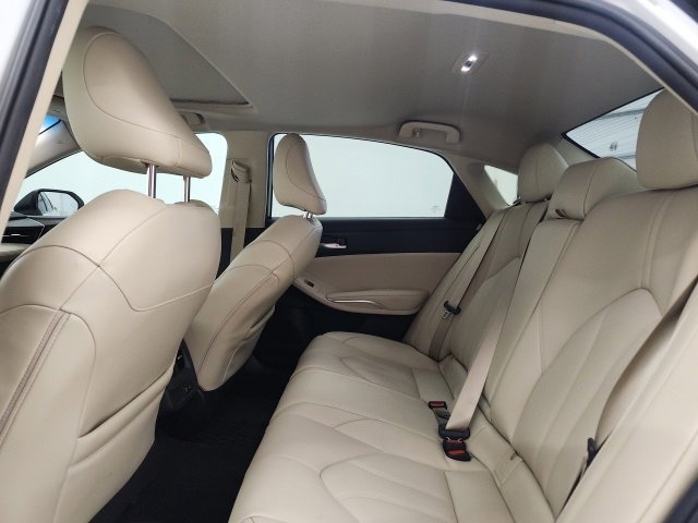 Used 2021 Toyota Avalon XLE w/ Moonroof Package image 10