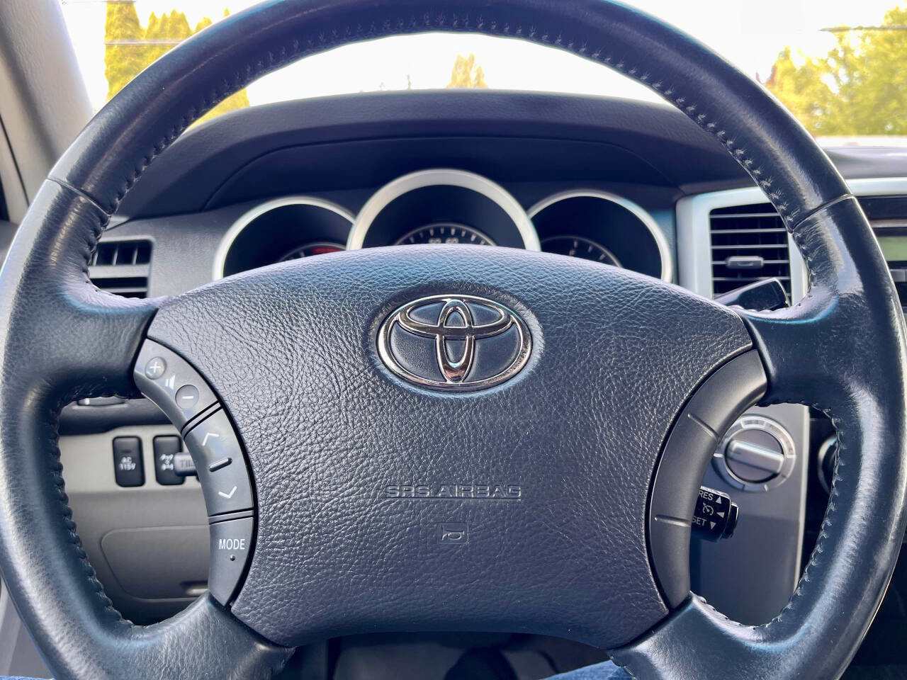 Used 2006 Toyota 4Runner Limited AWD/4WD image 10